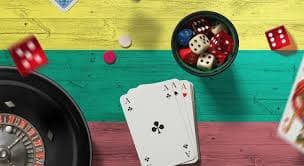 Layar ponsel menampilkan taruhan sepak bola di platform istanacasino yang mudah diakses
